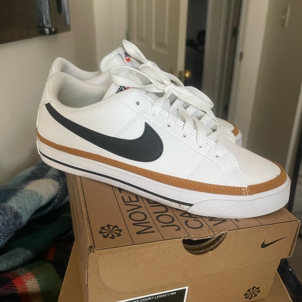 Nike White and Tan Sneakers with Gum Sole